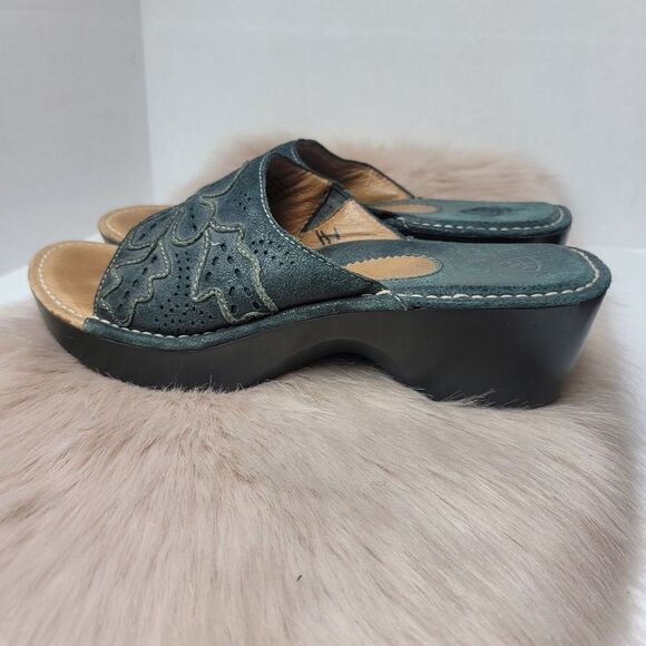 Ariat Floral Slide Sandals Black Style 22301 Womens Slip On Shoes Size 9.5 B - Picture 3 of 9